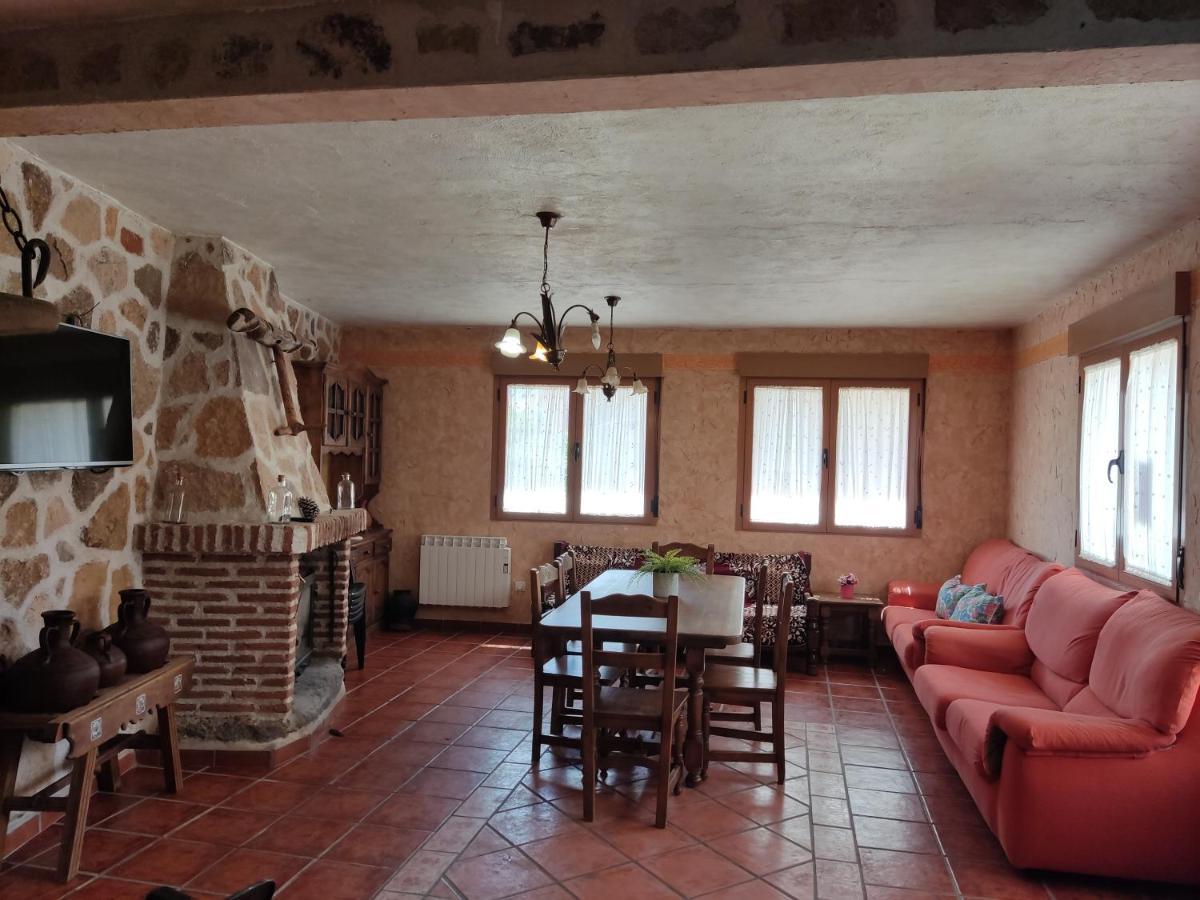 Casa Rural El Pajar Navaluenga Kültér fotó