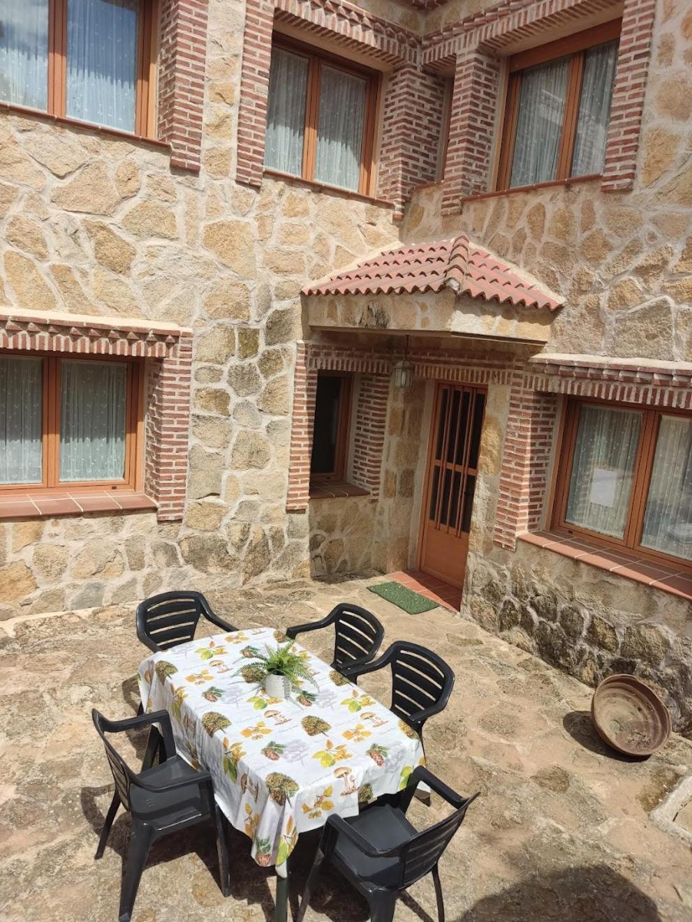 Casa Rural El Pajar Navaluenga Kültér fotó